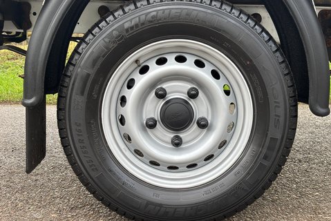 Ford Transit 350 Srw 130 ps Dropside Truck with Maxilift PH110 Crane 26