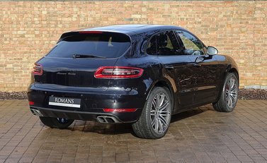 Porsche Macan Turbo 2