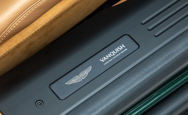 Aston Martin Vanquish V12 26