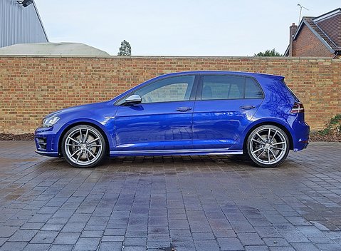 Volkswagen Golf R 2