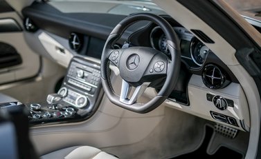 Mercedes-Benz SLS GT Roadster 13