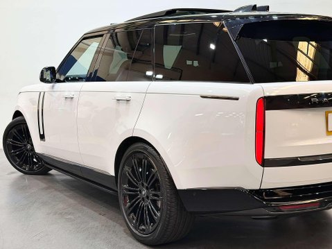 Land Rover Range Rover 3.0 D350 MHEV HSE SUV 5dr Diesel Auto 4WD Euro 6 (s/s) (350 ps) 18