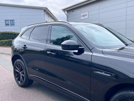 Jaguar F-Pace 2.0 D180 Chequered Flag Auto AWD Euro 6 (s/s) 5dr 9