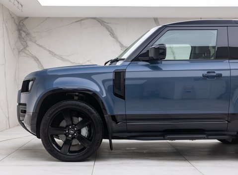 Land Rover Defender 90 D300 X-DYNAMIC HSE 45