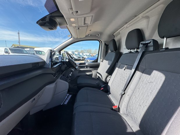 Ford Transit Custom LWB L2H1 Low Roof Limited 300 Air Con 136ps Sensors EURO 6 11