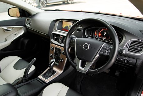 Volvo V40 T3 CROSS COUNTRY PRO