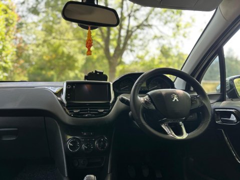 Peugeot 208 PURETECH S/S SIGNATURE 7