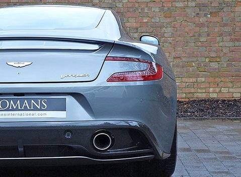 Aston Martin Vanquish 15
