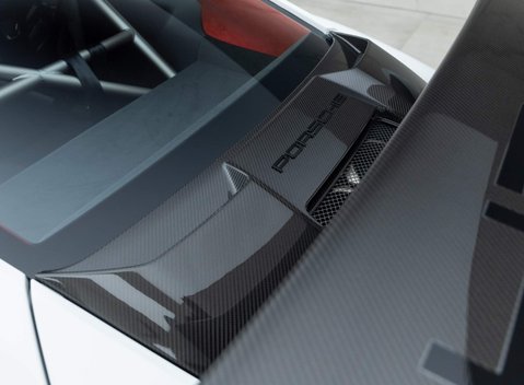 Porsche 911 GT2 RS (991) 41