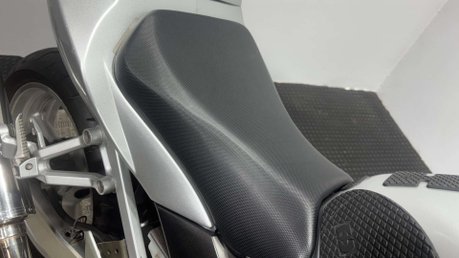 Suzuki SV650 SV650 2003 31K LONG MOT PERFECT A2 BIKE VTWIN SERVICED 650CC 18