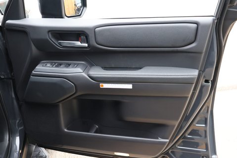 Toyota Land Cruiser BRAND NEW COMMERCIAL WITH A OEM REAR SEAT CONVERSION 17