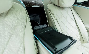 Mercedes-Benz S Class S580 Maybach First Class 21