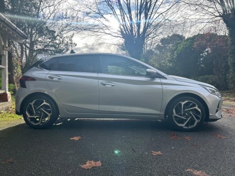 Hyundai i20 T-GDI PREMIUM MHEV 17