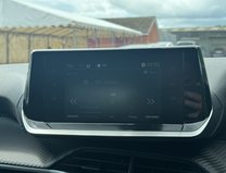Peugeot 2008 50kWh Allure SUV 5dr Electric Auto (136 ps) 20