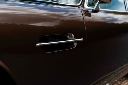 Aston Martin DB6 MKII 10