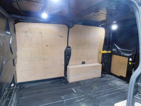 Ford Transit Custom 320 SPORT 2.0 ECOBLUE PANEL VAN 17