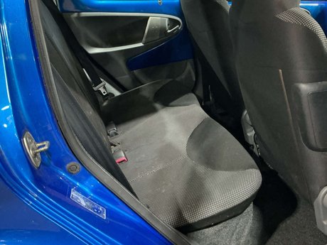 Toyota Aygo 1.0 Aygo Blue VVT-i Semi-Auto 5dr 10