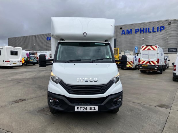 Iveco Daily Daily 72C18HA8 Hi-Matic Business Curtainsider 2