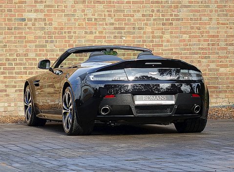 Aston Martin V12 Vantage Roadster 16