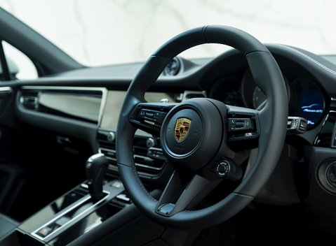 Porsche Macan GTS 9