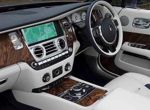 Rolls-Royce Dawn 10