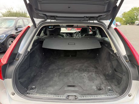 Volvo V90 2.0 V90 Cross Country+ D5 PowerPulse AWD Auto 4WD 5dr 17