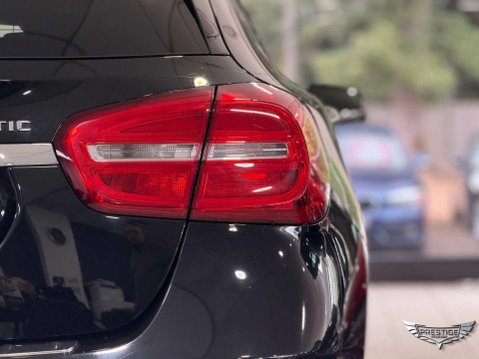 Mercedes-Benz GLA 2.1 GLA220d Sport (Premium) 7G-DCT 4MATIC Euro 6 (s/s) 5dr 8