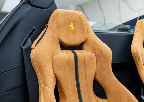 Ferrari F8 SPIDER 