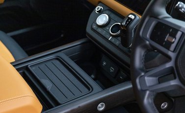 Land Rover Defender X 17