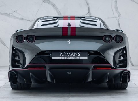 Ferrari 812 Competizione 5