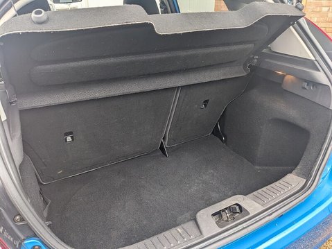 Ford Fiesta TITANIUM 12