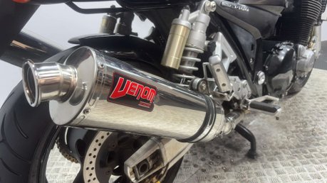 Suzuki GSX1400 2003 30K VERY CLEAN MUSCLE BIKE NEW MOT 1400CC NAKED 40