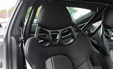 Porsche 911 GT3 (991.2) 13