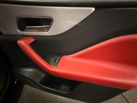 Jaguar F-Pace 2.0 F-Pace R-Sport D Auto 5dr 17