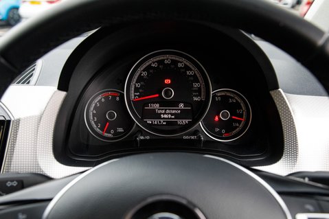Volkswagen Up HIGH UP TSI 14