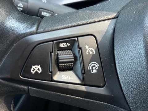 Vauxhall Corsa 1.2i Design Euro 6 5dr 17