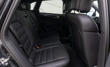 Porsche Macan S PDK 9