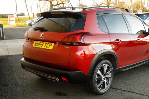 Peugeot 2008 PURETECH S/S GT LINE 8