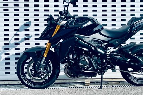 Suzuki GSX GSXS 1000 28