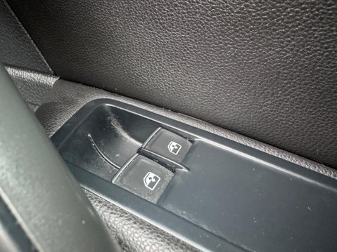 Volkswagen Golf 2.0 TSI BlueMotion Tech GTI Performance DSG Euro 6 (s/s) 3dr 38