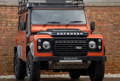 Land Rover Defender 90 Adventure Edition