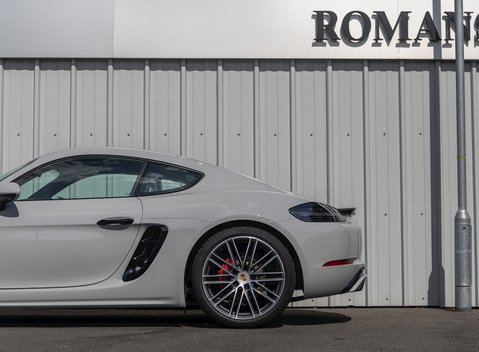 Porsche 718 Cayman GTS 25