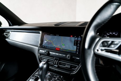 Porsche Macan GTS PDK. WARRANTY. EXCELLENT PSH. SPORT DESIGN PACKAGE. SPORTS EXHAUST. 33