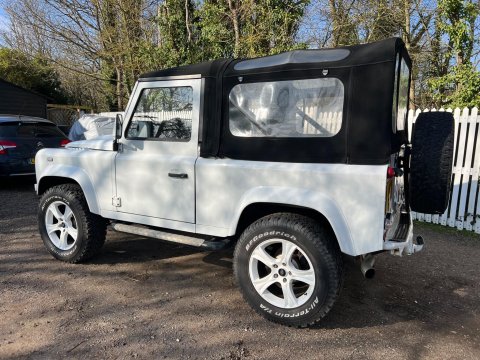 Land Rover Defender 90 TD 8
