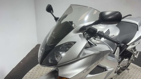 Honda VFR 2001 VTEC ONLY 19K NEW MOT SERVICED SPORTS EXHAUST 800CC 26