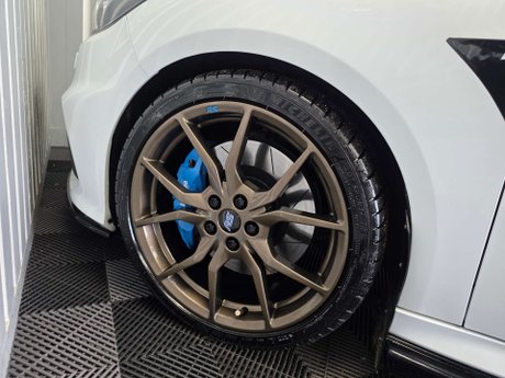Ford Focus 2.3T EcoBoost RS Hatchback 5dr Petrol Manual AWD Euro 6 (s/s) (350 ps) 27