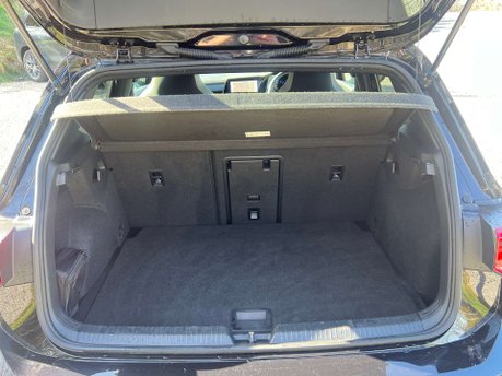 Volkswagen Golf 2.0 Golf R-Line TDI Semi-Auto 5dr 52