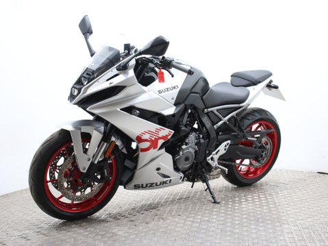 Suzuki GSX-8R GSX 800 FRQM4 GSX-8R 9