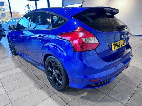 Ford Focus 2.0T EcoBoost ST-3 Euro 5 (s/s) 5dr 5