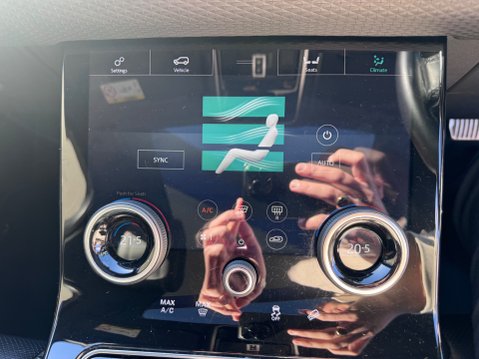 Land Rover Range Rover Velar R-DYNAMIC S 26
